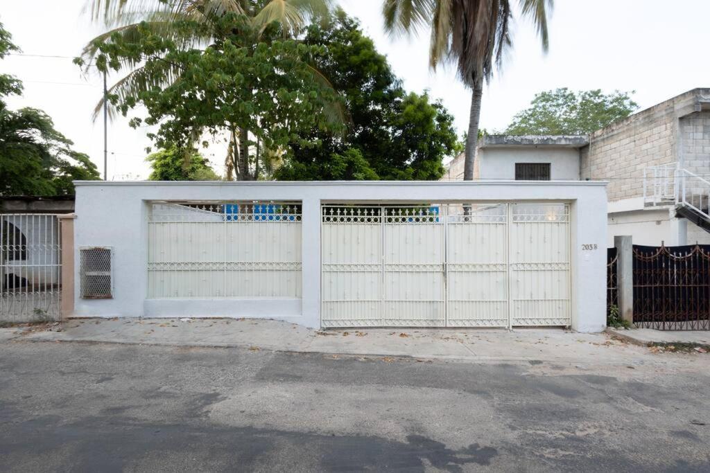 Villa La Sultana: Amazing New House With Pool And Bikes Included. Valladolid  Esterno foto